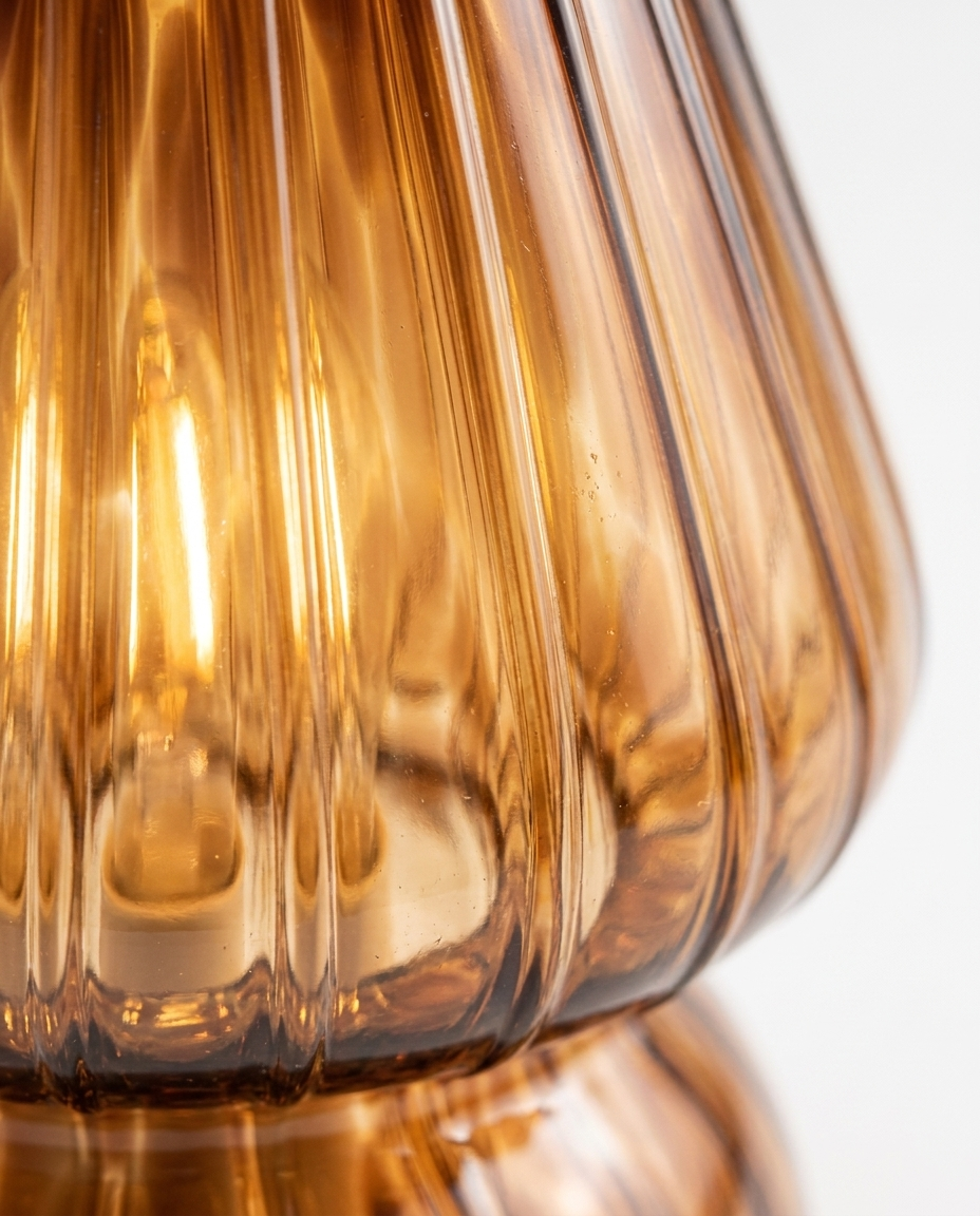 Detail texture verre strie lampe mushroom